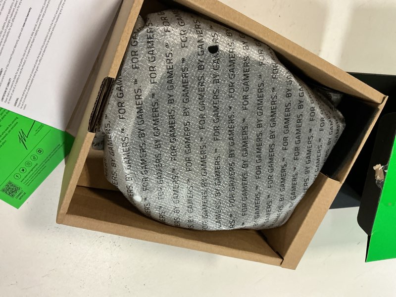 Condition photo showing New/Like New for razer blackshark v2 x gaming headset: 7.1 surround sound - 50mm drivers - memory foam cushion - for pc, mac, ps4, ps5, switch - 3.5mm audio jack - white white 3.5 mm pc