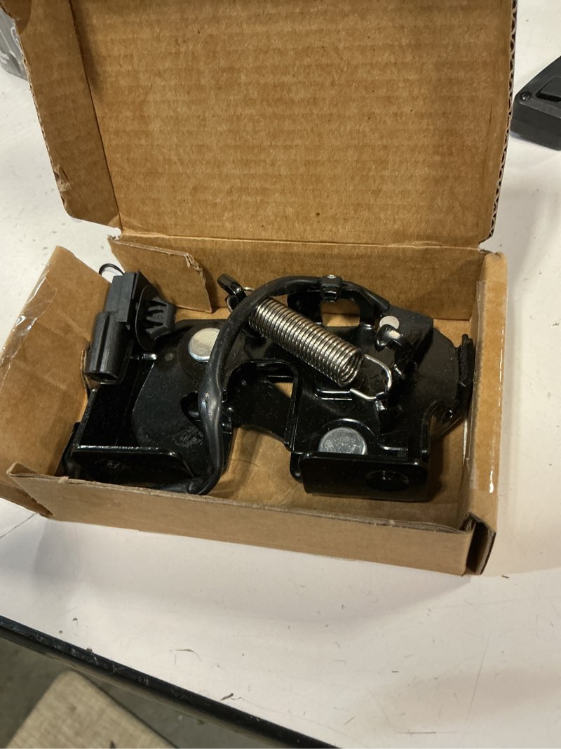 Condition photo showing Good Condition for 65601-jl60c front passenger side hood lock latch fit for 2007-2024 nissan gt-r/370z & infiniti g25/g35/g37/q40/q60