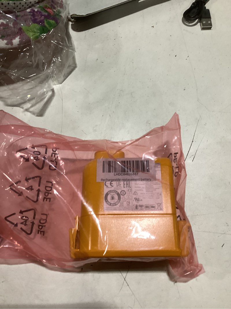 Condition photo showing New/Like New for eac63382204 replacement battery for lg eac63758601 eac63382201 eac63382202 mev65921201 cord zero a9 cord zer a9essential 25.2v 2300mah