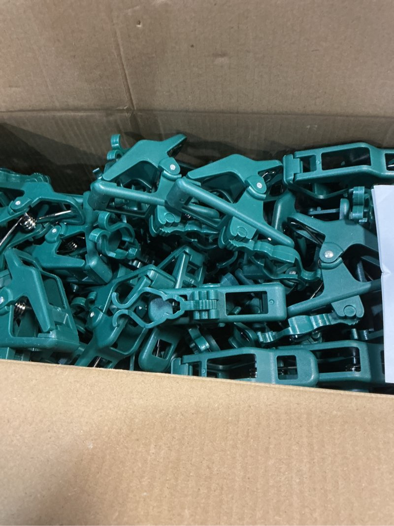 Condition photo showing Good Condition for C7 C9 Large Christmas Light Clips – Universal Gutter & Shingle Clips for E12/E17 Base, Mini & Icicle Lights – Outdoor Spring Clips for Roof, Fence, String Lights Decorations – 100 Pack Large Green 100 Pack