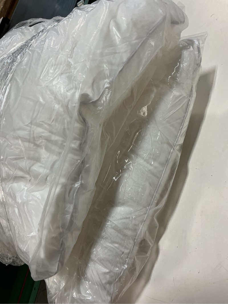 Condition photo showing Good Condition for favriq 18 x 18 pillow inserts (set of 2) - 18 inch square interior sofa throw pillow with 100% cotton cover - decorative pillow insert pair - white couch pillow 18 inch x 18 inch