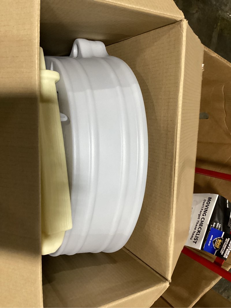 Condition photo showing New/Like New for step2 rain showers splash station water table