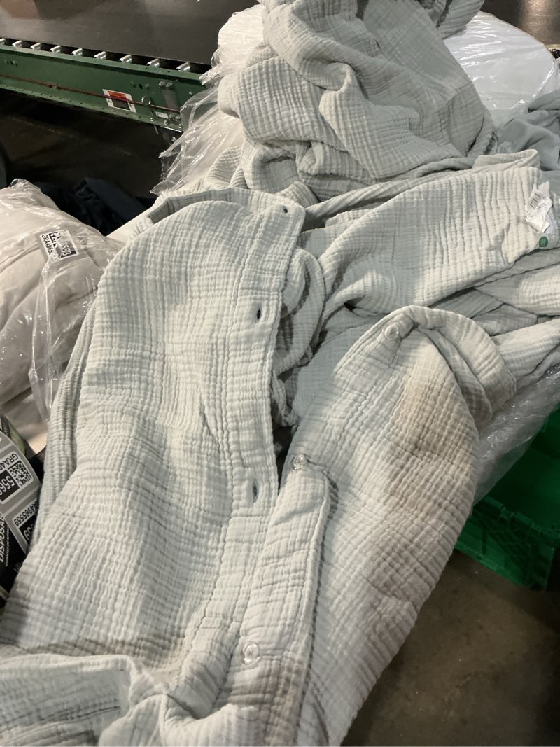Condition photo showing As Is for organic airy gauze blanket bed blanket twin duvet cover