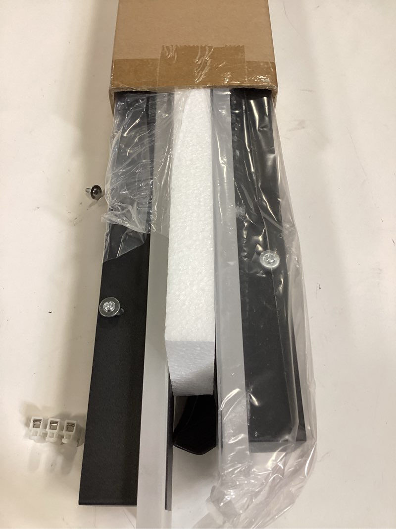 https://lotting-media.assets.bidfta.com/lotting_8249bbc4-0585-4947-aaaa-894436206a8d