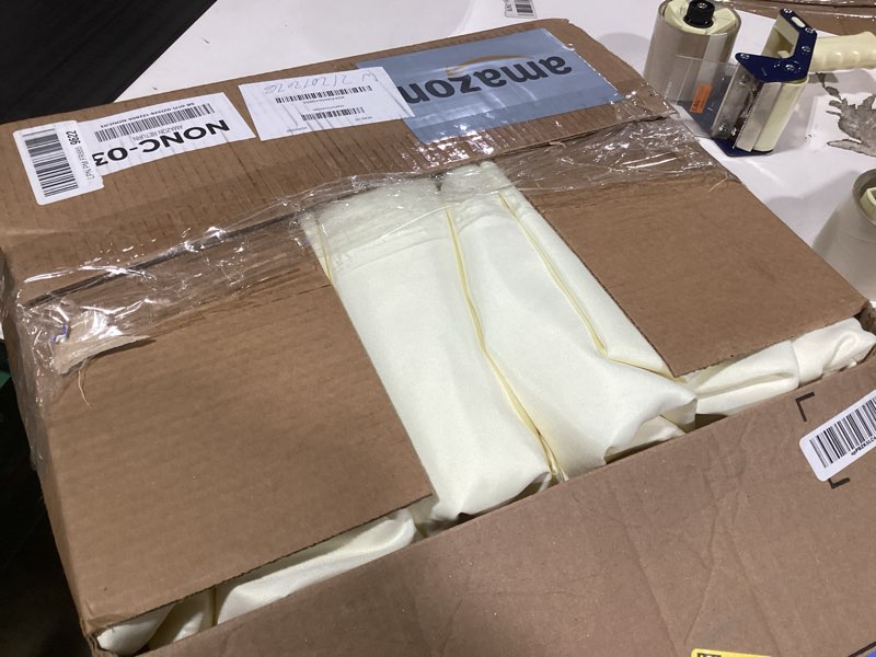 Condition photo showing Good Condition for VidaFete Tablecloth 10 Pack 120inch Round Table Cloth Polyester, Stain Wrinkle Resistant Polyester Dining Table Cover for Kitchen Dinning Party Wedding Round Tabletop Buffet Decoration(Ivory) Ivory 120" (10 Pack)