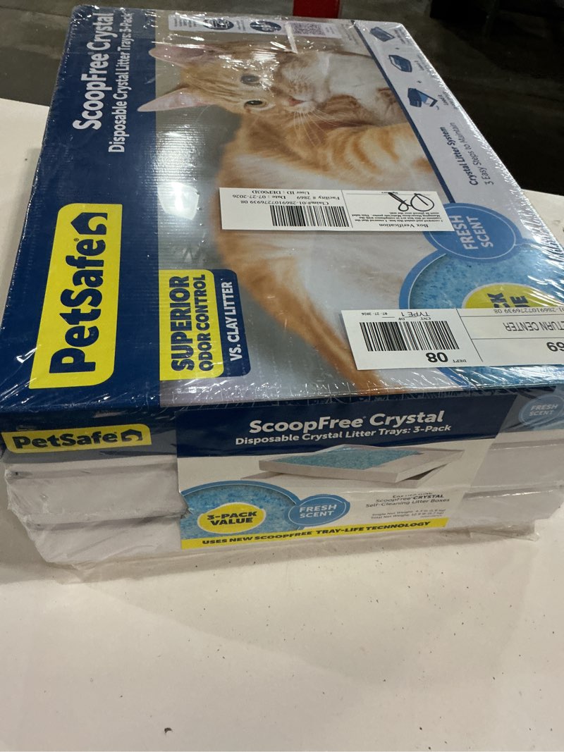 Condition photo showing New/Like New for scoopfree® 3-pack disposable crystal litter trays in blue