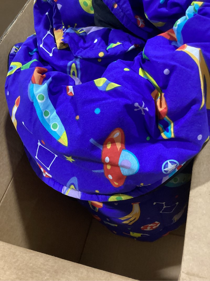 Wildkin Kids Overnighter Duffle bag/ mini blanket – Carry-On Size, Ideal for School & Sleepovers – Out of this World