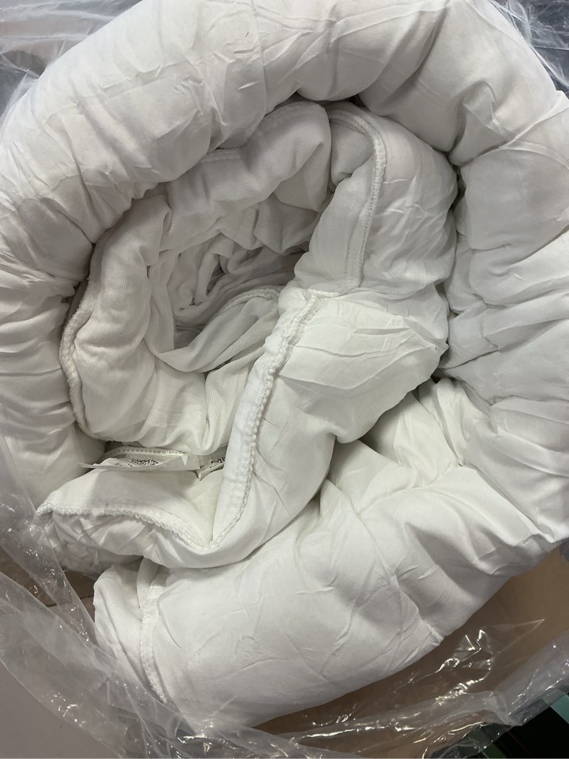 Condition photo showing As Is for (Similar Product) MATBEBY King Size Mattress Pad - Cooling Breathable Mattress Topper, Quilted Fitted Mattress Protector, Pillow Top Mattress Cover with 8-21\\\" Deep Pocket, Soft, Machine Washable, White, 78x80 Inches White - Checkered King