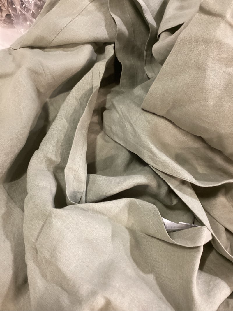 Condition photo showing Good Condition for euro sham green 26”x26”