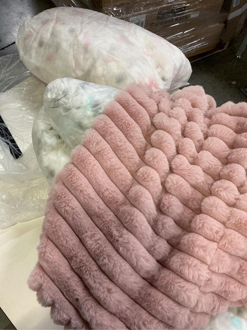Condition photo showing Good Condition for Cute Cat Couch Bed for Indoor Cats, Fluffy Pet Cat Sofa with Premium Soft Corduroy Fleece, Cute Small Dog Beds for Small Dogs, Fuzzy Puppy Chair with Removable Washable Cover (30x20x10,Pink) Pink Medium