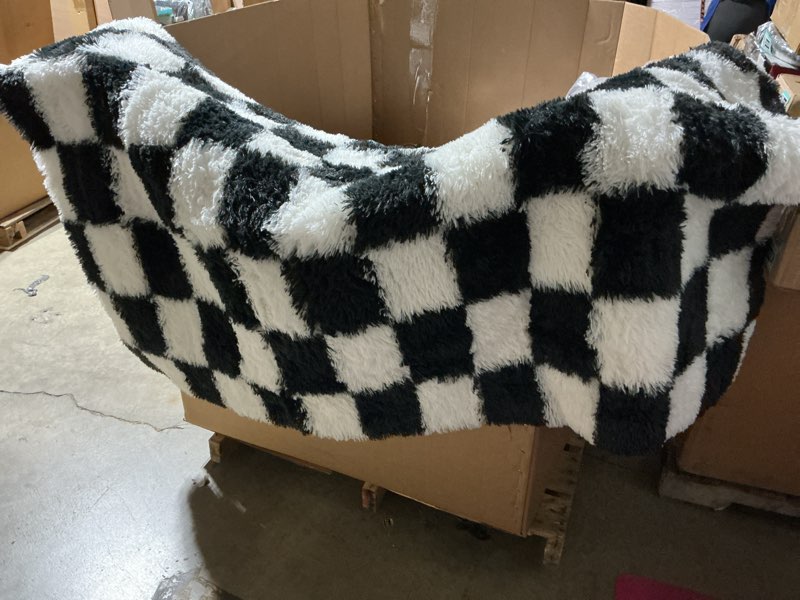 Condition photo showing Good Condition for checkered rug 4x6 for living room, black and white modern shag rug super soft washable fluffy rugs indoor office fuzzy carpet for bedroom home dorm aesthetic decor 4' x 6' (rectangular) black&white