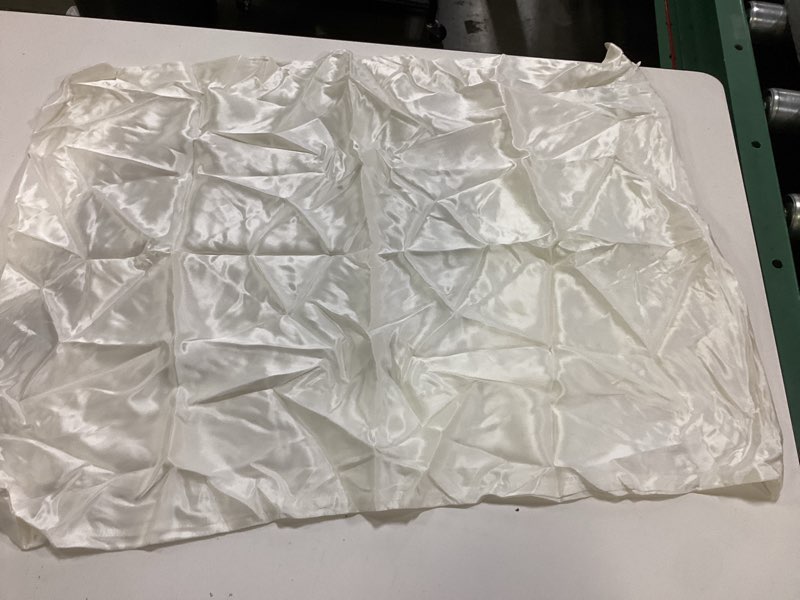 Condition photo showing Good Condition for 100% mulberry silk pillowcase, standard, ivory