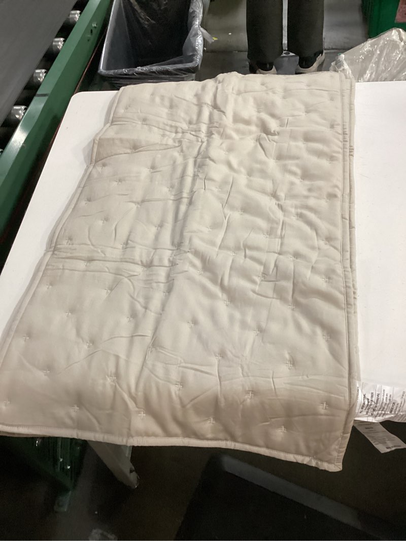 Condition photo showing As Is for bamboo dream quilt set 2 pillowcase king
