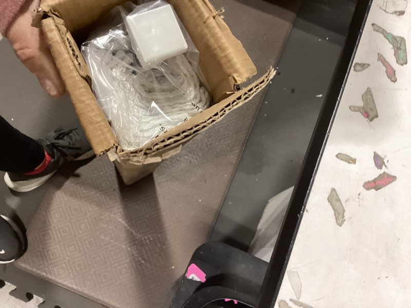 Condition photo showing Good Condition for no tools no drill cordless roman shades for indoor windows 100% blackout, for window size 32" w × 48" h white white 32" w × 48" h