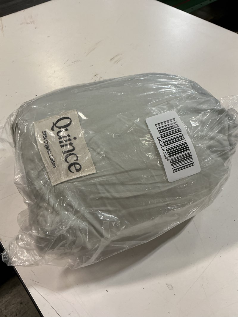 Condition photo showing Good Condition for organic crisp percale deluxe bedding bundle, king, mist
