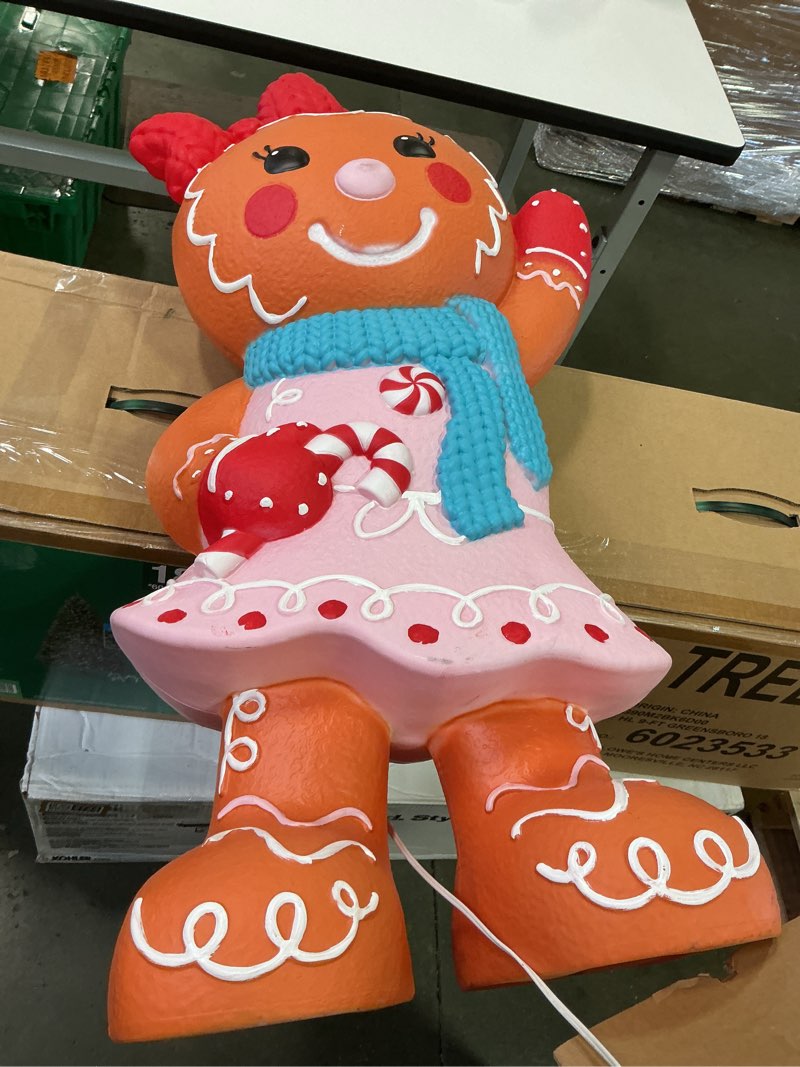 Condition photo showing Good Condition for Holiday living gingerbread girl