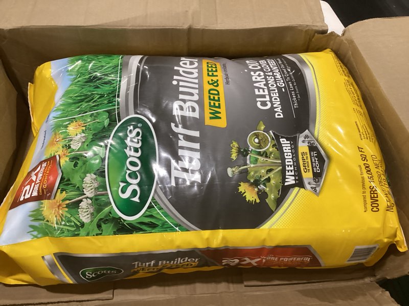 Condition photo showing Good Condition for scotts turf builder weed & feed3, weed killer plus lawn fertilizer, controls dandelion and clover, 15,000 sq. ft., 42.87 lbs.
