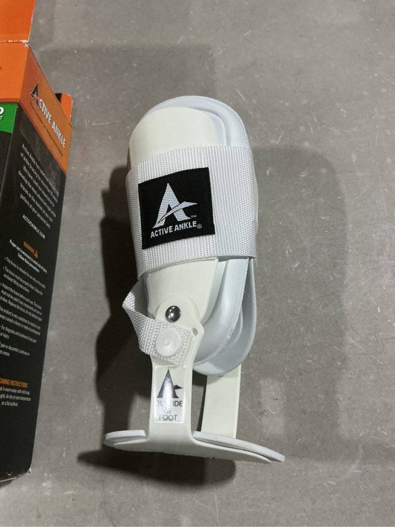 Condition photo showing As Is for active ankle t2 ankle brace, medium, white, rigid support for men 7-10 & women 8-11 shoe size, adjustable brace for sprained ankle, volleyball & cheerleading, lightweight eva padding, fits left or right foot white medium