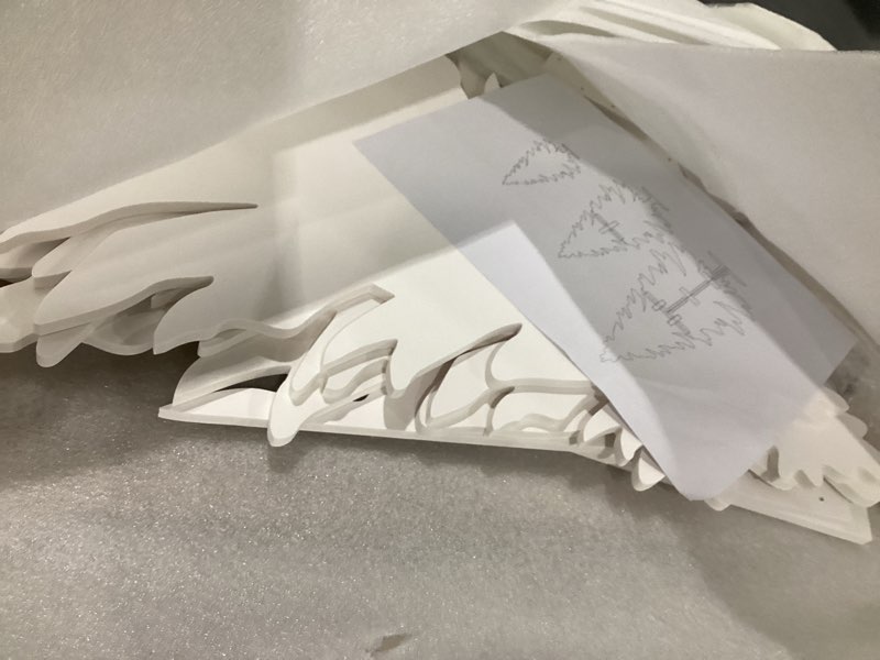 Condition photo showing New/Like New for 3-Piece Christmas Tree Silhouette Set 47 Inch Christmas Tree Yard Decoration Outdoor Weather-Resistant PVC Xmas Outside Decor for Lawn Garden Pathway Display with 6 Ground Stakes