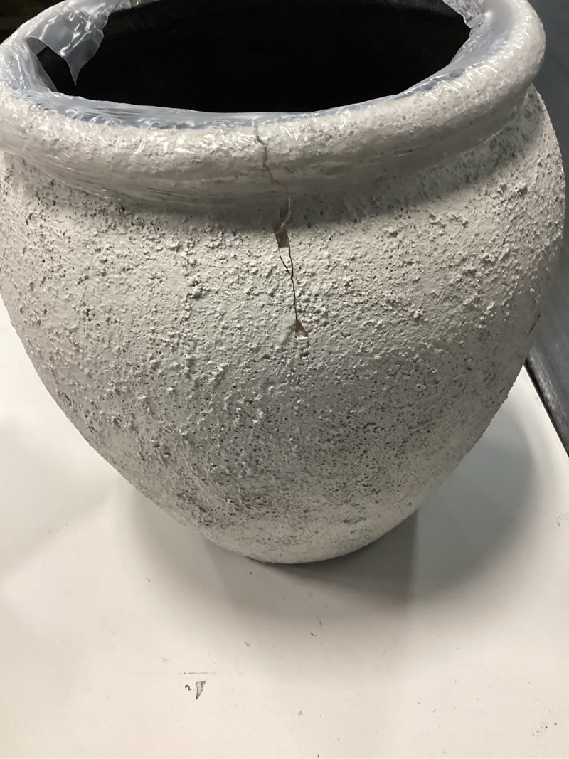 allen + roth Round 14.13-in W Large White Stone Outdoor Planter with Self Watering