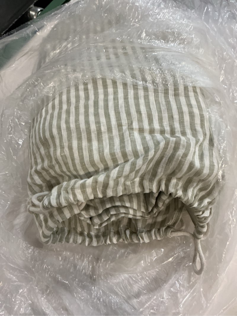 Condition photo showing Good Condition for quince european linen duvet cover set, king/cal king, willowleaf/white stripe