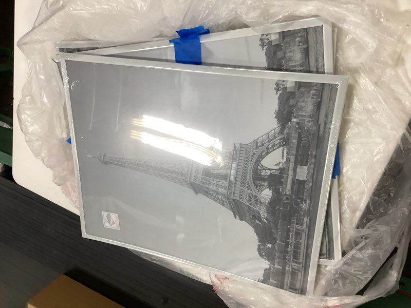 Condition photo showing Good Condition for (similar )upsimples 18x24 picture frame white 3 pack, scratch-proof poster frames 18 x 24 for photo gallery - slide-in strips, horizontal or vertical wall mounting
