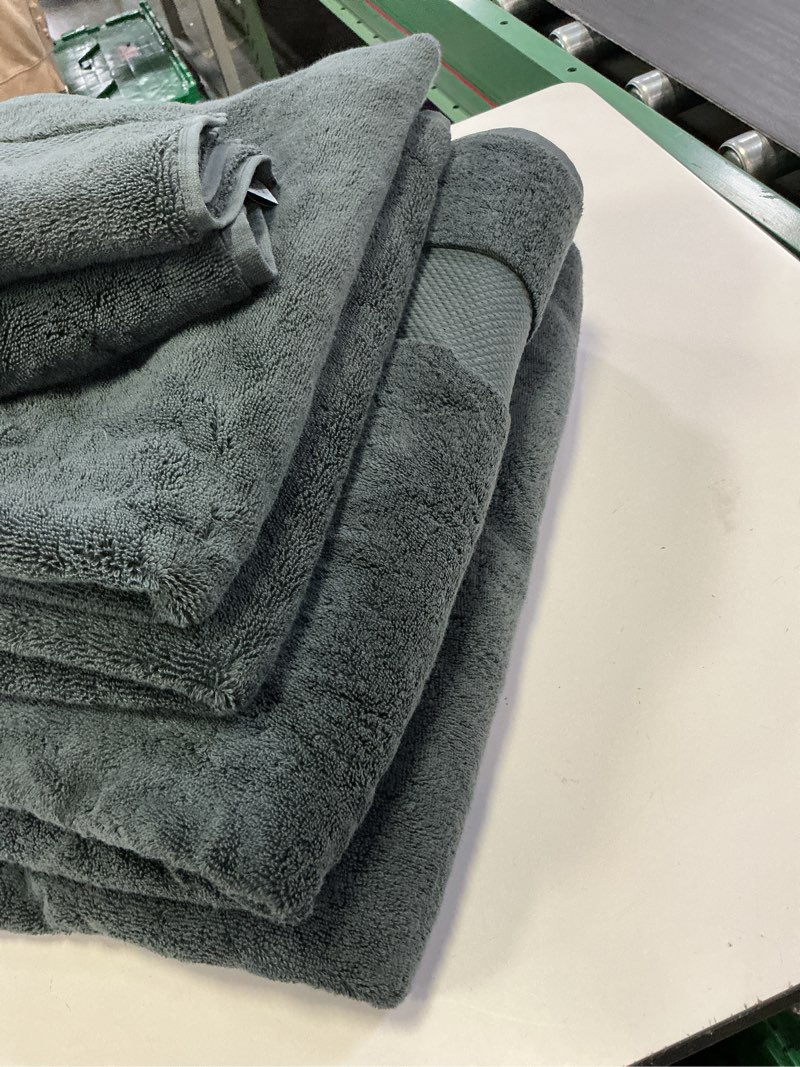 Condition photo showing Good Condition for quince superior egyptian cotton 6 piece towel set ultra plush & absorbent bath, hand & face towels, heavyweight spa quality