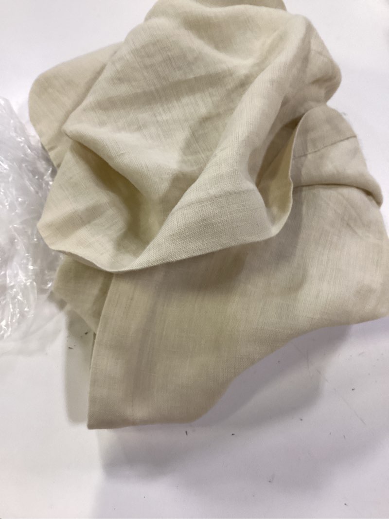 Condition photo showing Good Condition for european linen sham set 26in x 26in 1 piesa
