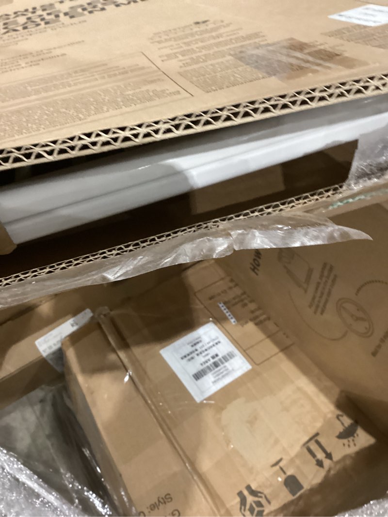Condition photo showing New/Like New for Summer Infant Metal Banister & Stair Safety Pet and Baby Gate,31'-46' Wide, 32.5' Tall, Install Banister to Banister or Wall or Wall to Wall in Doorway or Stairway, Banister and Hardware Mounts -White White Baby Gate