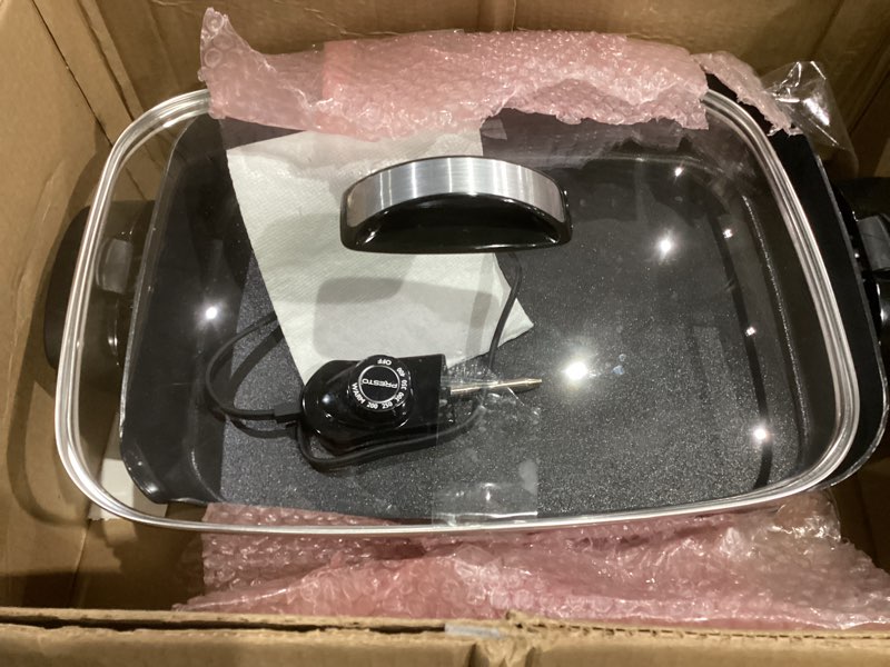 Condition photo showing Good Condition for Presto 06857 16-inch Electric Foldaway Skillet, Black