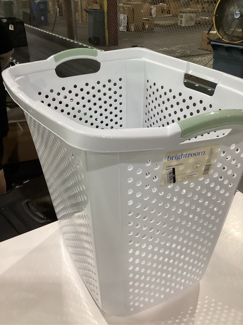 Condition photo showing Good Condition for br xl lamper with lid white with daydream green handles - brightroom™