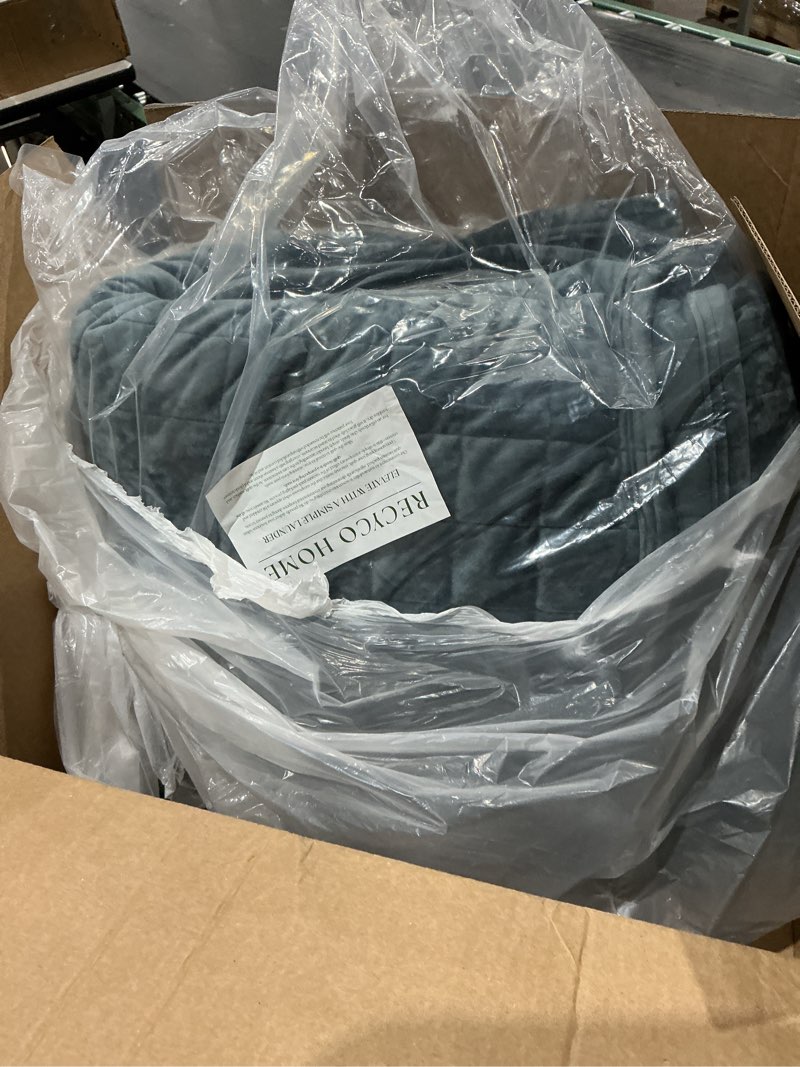 Condition photo showing As Is for leaonme velvet quilt king size-98''x106'', lightweight navy blue velvet comforter