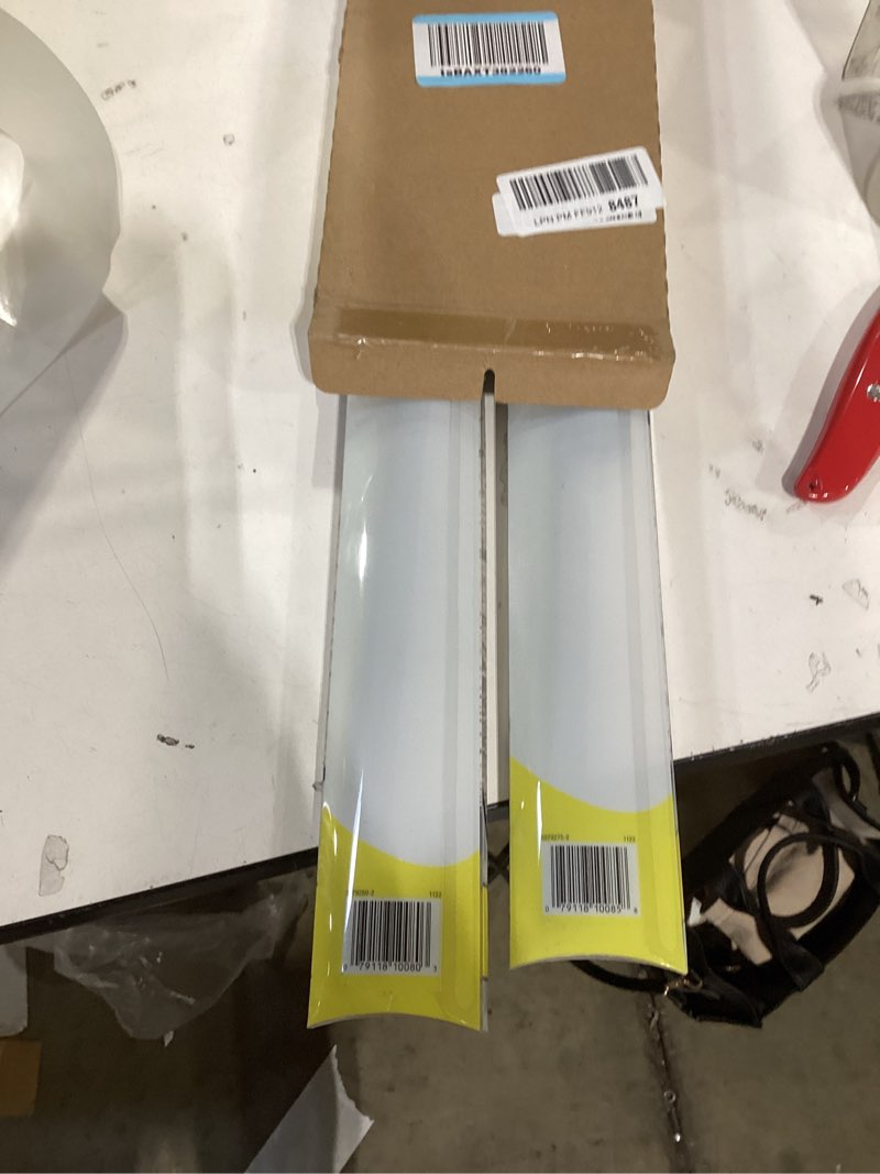 Condition photo showing New/Like New for Rain-X 810164 Latitude 2-In-1 Water Repellent Wiper Blades, 24" and 18" Windshield Wipers (Pack Of 2), Automotive Replacement Windshield Wiper Blades With Patented Rain-X Water Repellency Formula 24" and 18" Latitude