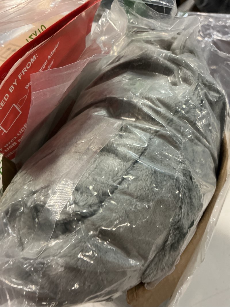 Condition photo showing Good Condition for Portable Cordless Heated Blanket for Stadium, Rechargeable USB Heated Throw Blanket for Outdoor, 3 Heat Settings Electric Heated Blanket for Office, Camping, 58”x 38” (Battery Pack Not Included) Grey