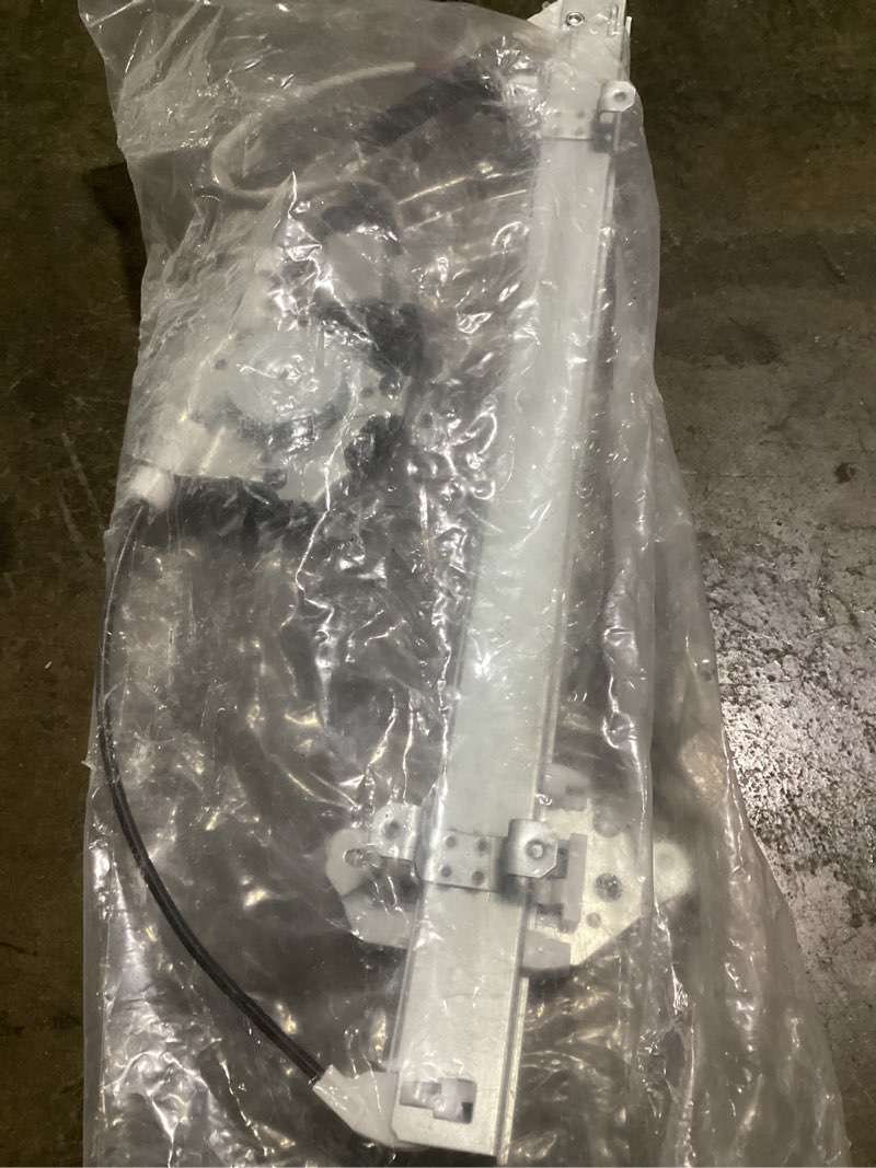 Condition photo showing Good Condition for window regulator, unknown vehicle fit 