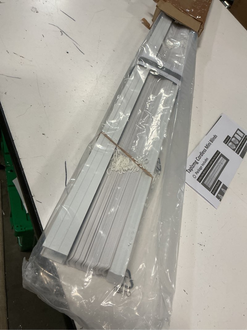 Condition photo showing Good Condition for 1" cordless mini blinds 20" w x 36" h, white vinyl blinds, horizontal light filtering blinds, window blinds for indoor windows, office, kitchen, bathroom and living room. 20"w x 36"h