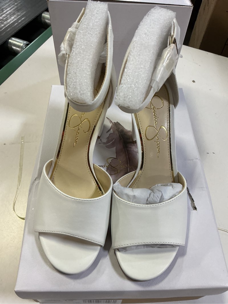 Condition photo showing Good Condition for Jessica Simpson womens Sherron 6.5 Bright White