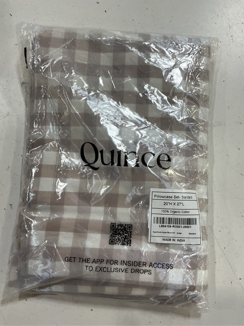 Condition photo showing New/Like New for quince set standard 20”h x 27”l 100% cotton cafe