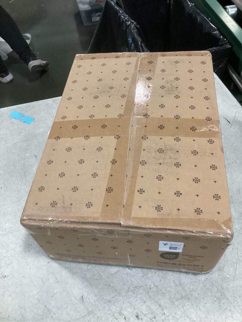 Condition photo showing New/Like New for Beckham Hotel Collection Bed Pillows Standard/Queen Size Set of 2 - Original Soft Down Alternative Pillow for Sleeping - Soft Support for Back, Stomach or Side Sleepers