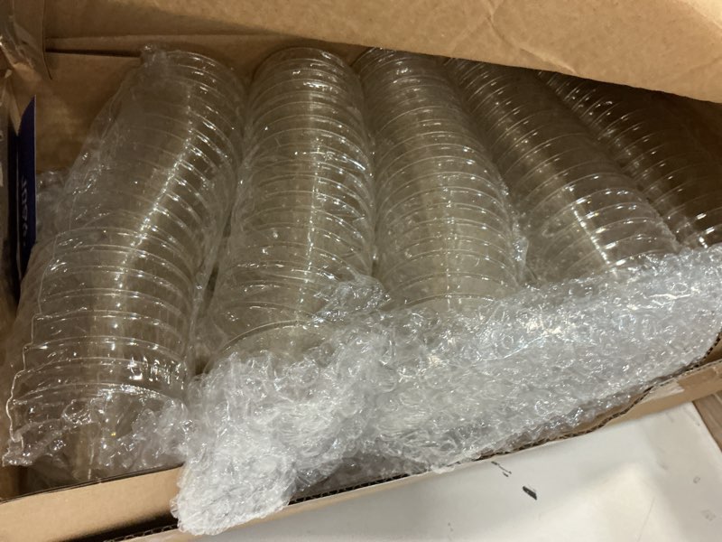 Condition photo showing New/Like New for prestee 100 gold plastic champagne flutes - 4.5 oz disposable champagne glasses for toasting at weddings, mimosas, cocktails, great gatsby party decorations, and events gold glitter 100 count (pack of 1)