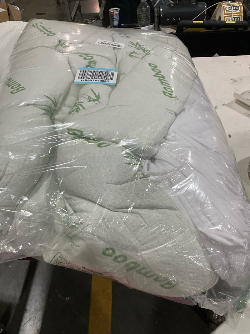 Condition photo showing Good Condition for niagara sleep solution ultra soft full size mattress topper - viscose made from bamboo pillow top mattress pad for back pain relief - naturally cooling for hot sleepers, green full 1 green