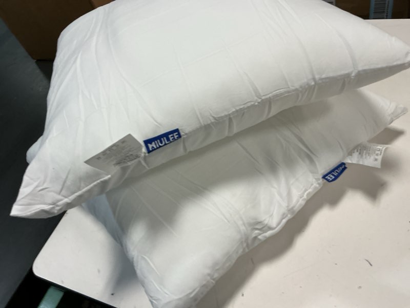 Condition photo showing Good Condition for MIULEE Sleep Essential Cooling Pillow, Standard