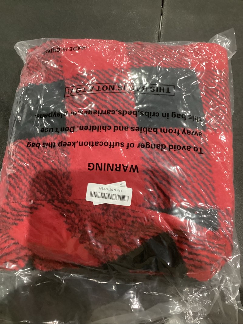 Condition photo showing Good Condition for Blanket for Chair Waterproof and Reversible - Cozy Sherpa Camping Chair Cover, Fits Outdoor Patio, Lawn, Bonfire, Pool & Office Chairs, All-Season Use for Bonfire or Rainy Day(Includes Carry Bag)