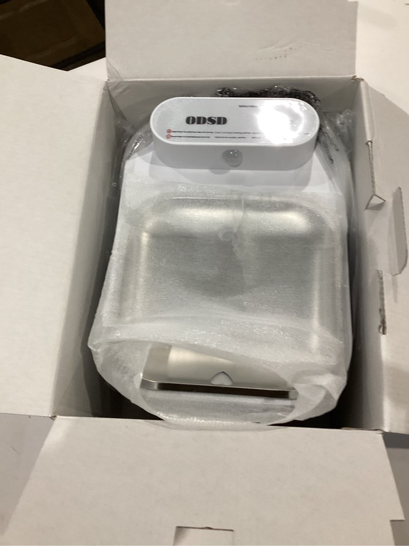 Condition photo showing Good Condition for odsd cat water fountain