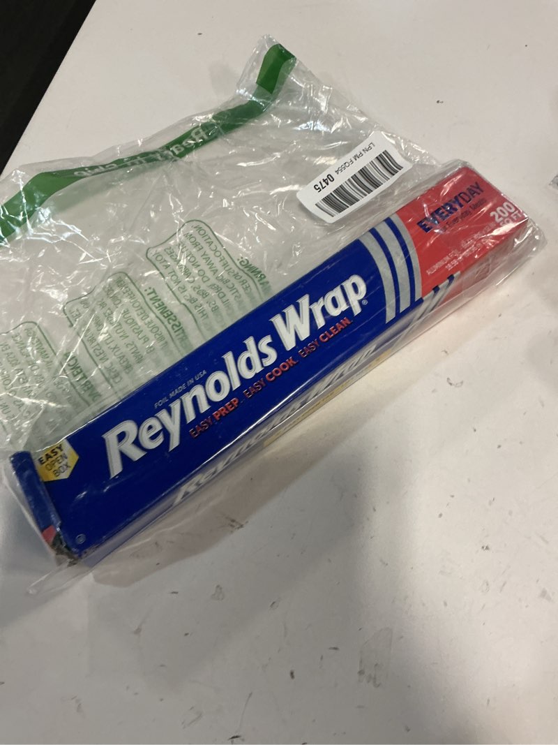 Condition photo showing New/Like New for Reynolds Wrap Everyday Strength Aluminum Foil Roll, Freezer Safe and Grill Safe, Great for Foil Packets and Home Cooking, 12 Inches Wide, 200 Total Sq. Ft. 200 Sq Ft 200 Sq Ft (Pack of 1)