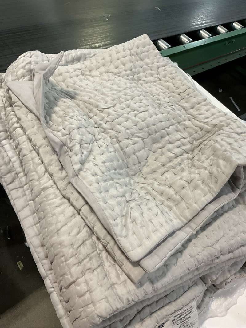Condition photo showing Good Condition for european linen cotton stitch quilt set (king size )
