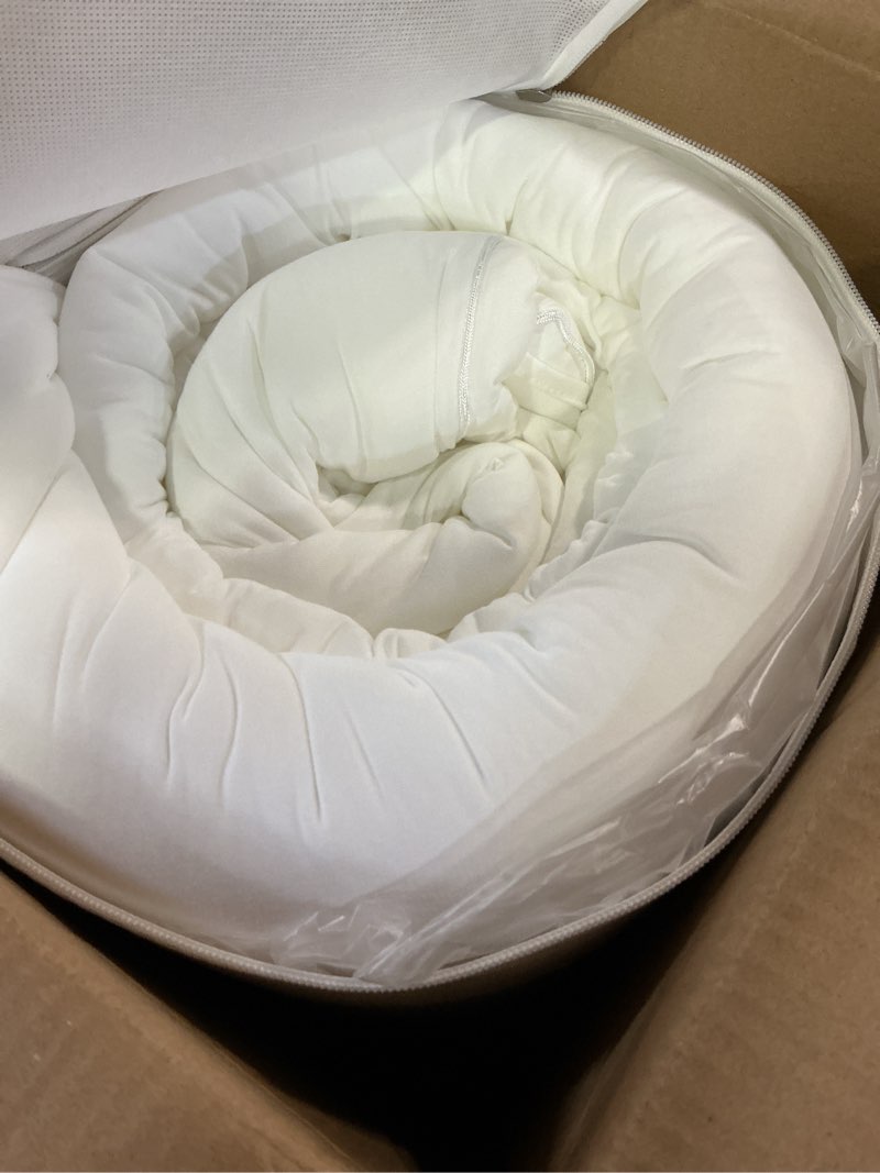 Condition photo showing Good Condition for mellow marshmellow comforter king/cal king - extra fluffy double-stuffed down alternative duvet insert, all-season temperature-balancing, oeko-tex class i fabric, box-stitch, machine washable king / cali king