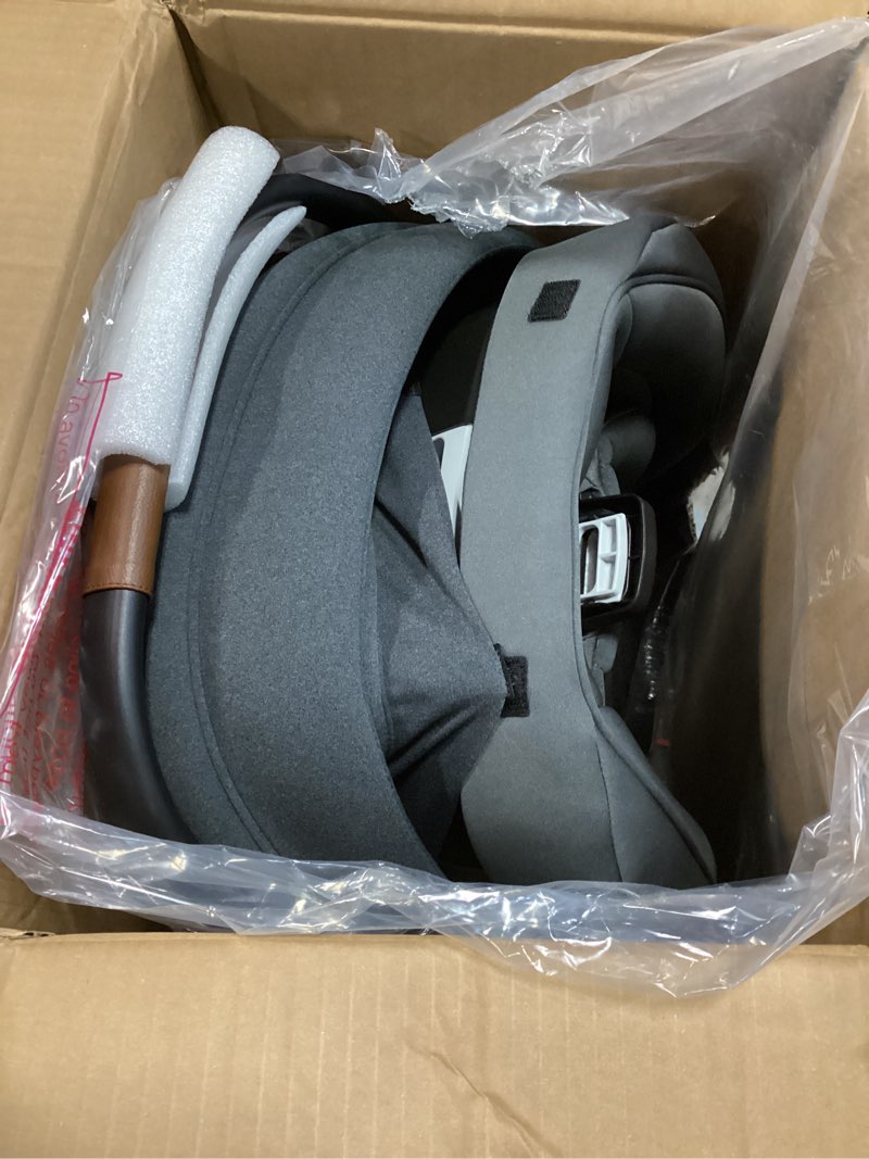 Condition photo showing Good Condition for Graco Gomax Infant Car Seat, Baseless Car Seat with Canopy, Rear Facing, Lightweight Carseat Car Seat without Base Ace