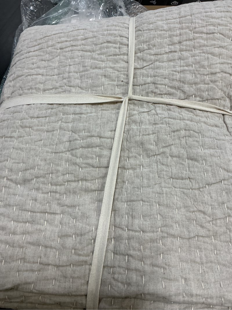 Condition photo showing Good Condition for quince king european linen cotton stitch quilt gray