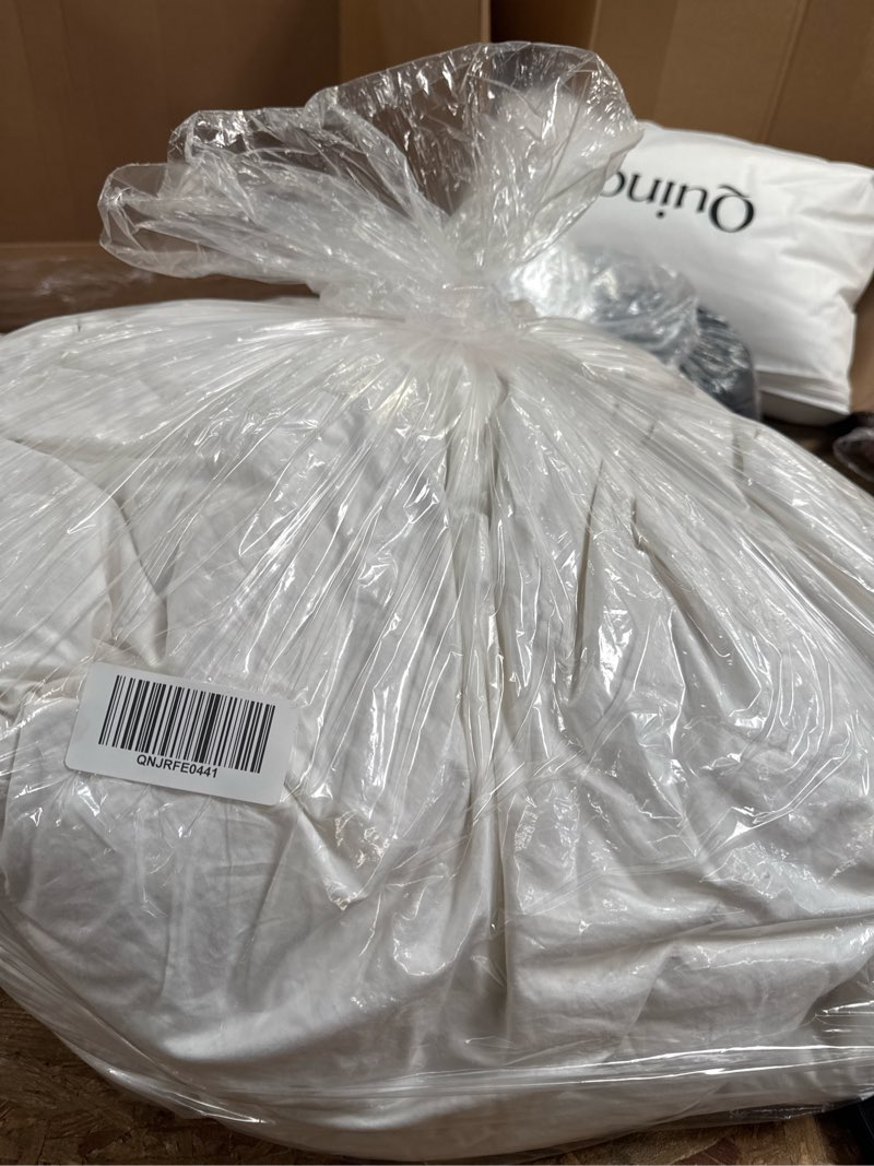 Condition photo showing Good Condition for ultra warm premium down comforter, full/queen, down